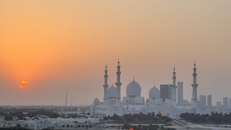 Sheikh Zayed Grand Mosque at Sunset